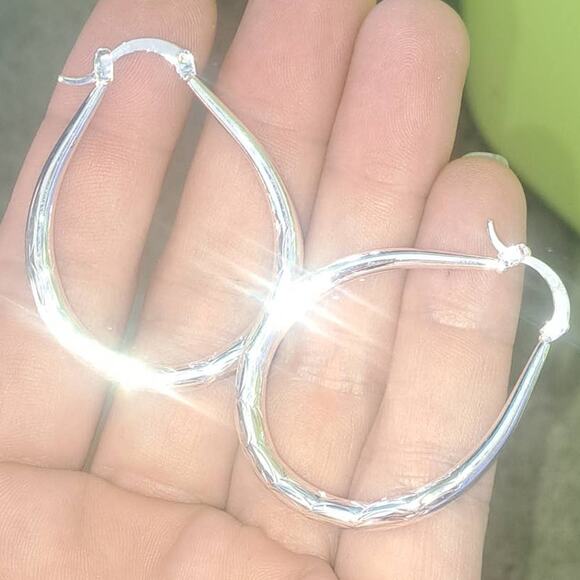 Large Silver Elegant Oval Hoop Earrings For Women - Picture 7 of 7